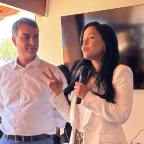 Pivô da crise entre Michelle e Flávio faz apelo por união