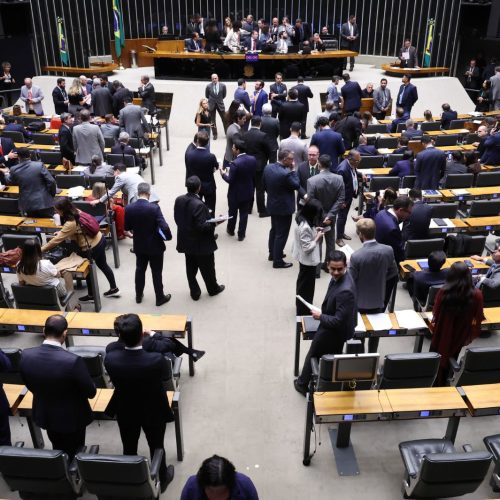 Governo retira urgência de projeto sobre 6×1 e destrava votações na Câmara dos Deputados