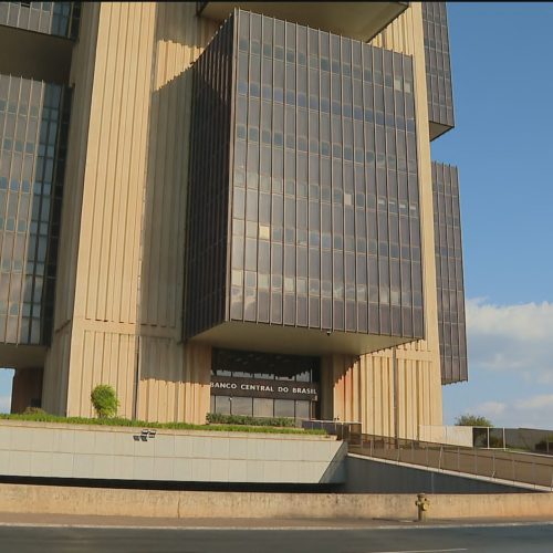 Banco Central admite inflação acima da meta, mas diz que ‘melhores práticas’ recomendam não reagir a choques de oferta