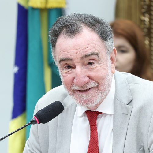 Para ter palanque no 2º maior colégio eleitoral, Lula pode escolher Patrus Ananias como candidato ao governo de MG