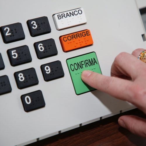 TSE firma acordo com partidos para evitar fraudes de cotas para mulheres, pretos e indígenas; veja casos polêmicos